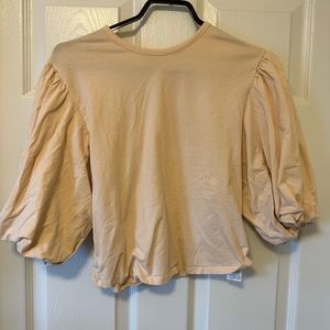 Levi’s bell sleeve crop top